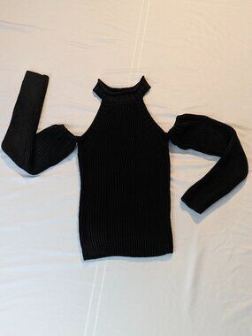 NWT Solaris Style Cold Shoulder Black Sweater Size Small